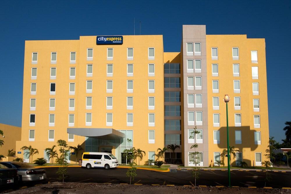 City Express Tepatitlan Exterior photo
